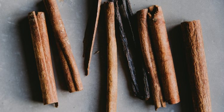 fotografia cynamon przyprawa